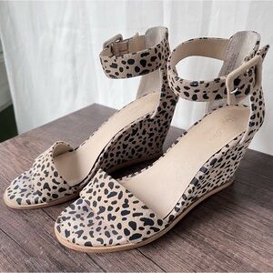 Seychelles Women’s Cloud Nine Wedge Sandals, Taupe & Black Animal Print, Size 8